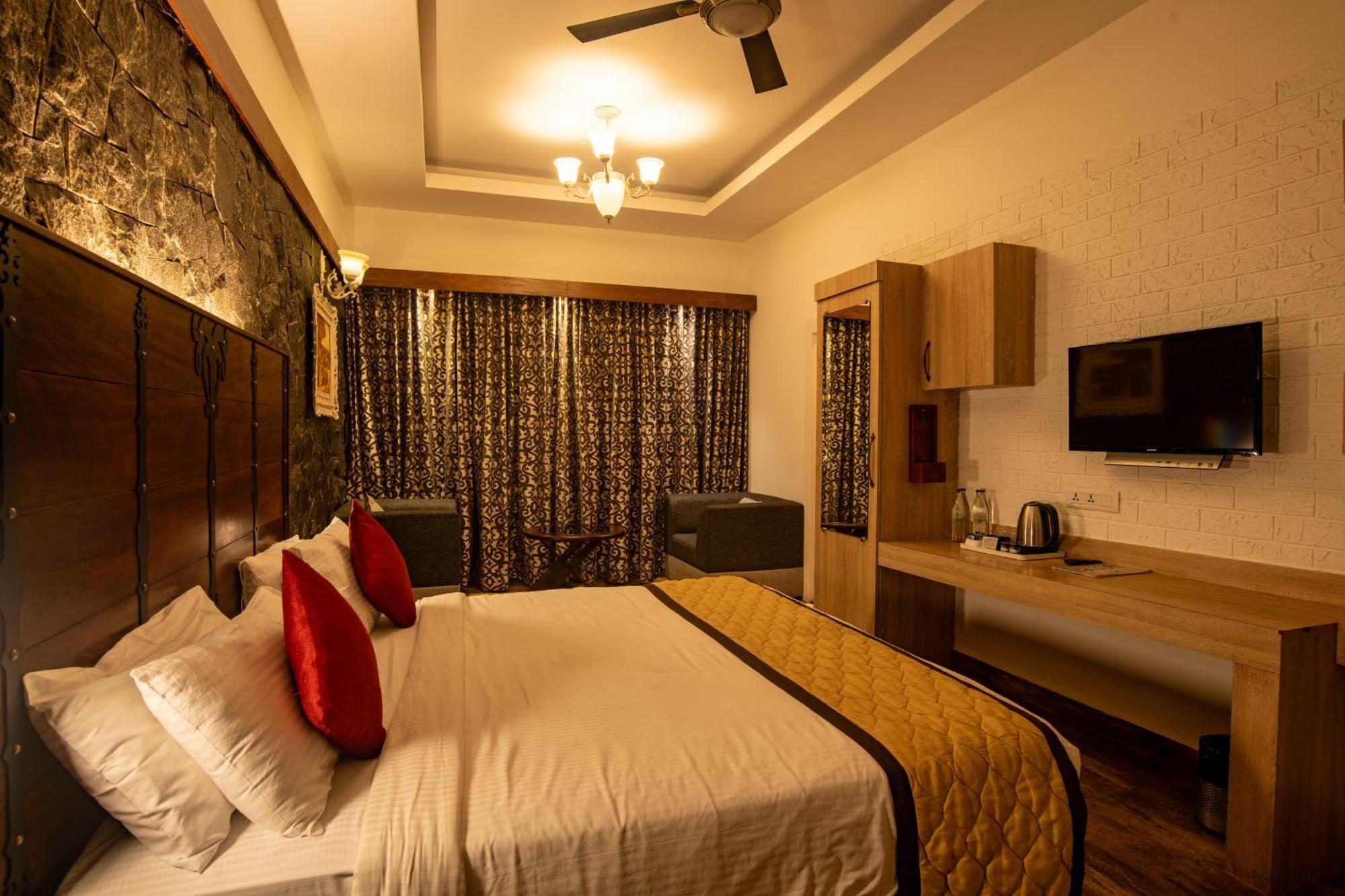 Tea Harvester Resort 3*